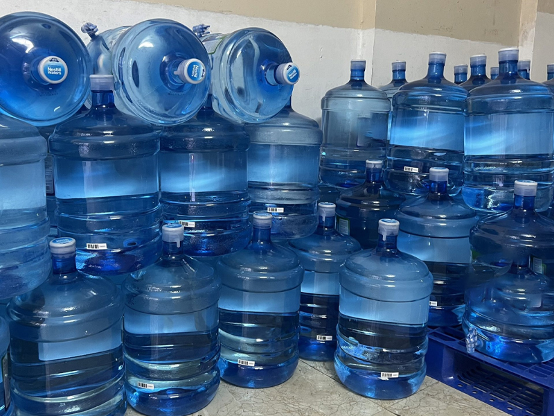 Cung cấp nước uống đóng bình 20L cho gia đình và văn phòng